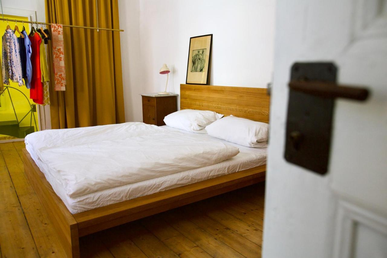 Boutique-Ferienwohnung Im Alten Weinhaus Moser Grünstadt Екстериор снимка